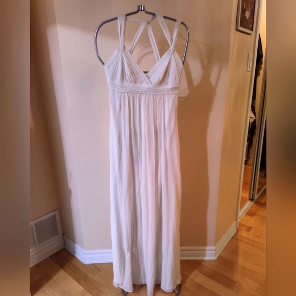 BCBGMaxAzria Dresses & Skirts - BCBG MaxAzria 100% Silk dress